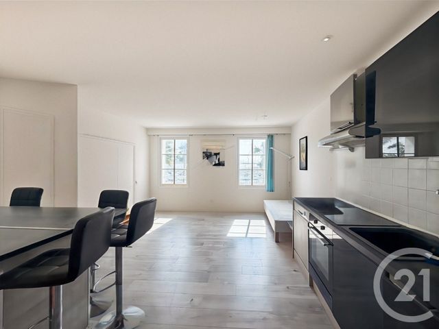 Appartement T4 à vendre - 4 pièces - 56.51 m2 - BANDOL - 83 - PROVENCE-ALPES-COTE-D-AZUR - Century 21 Immobilière Charlemagne