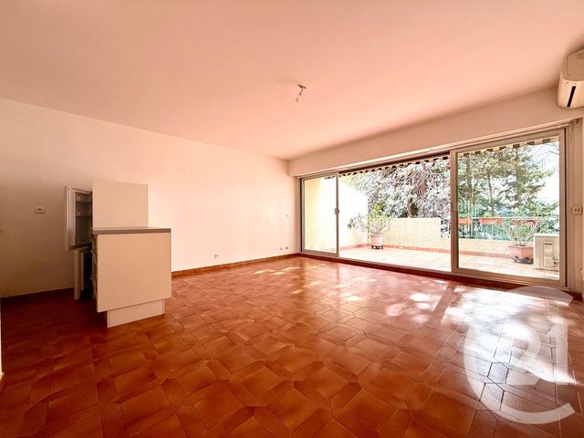 Appartement T3 à vendre - 3 pièces - 55.0 m2 - BANDOL - 83 - PROVENCE-ALPES-COTE-D-AZUR - Century 21 Immobilière Charlemagne