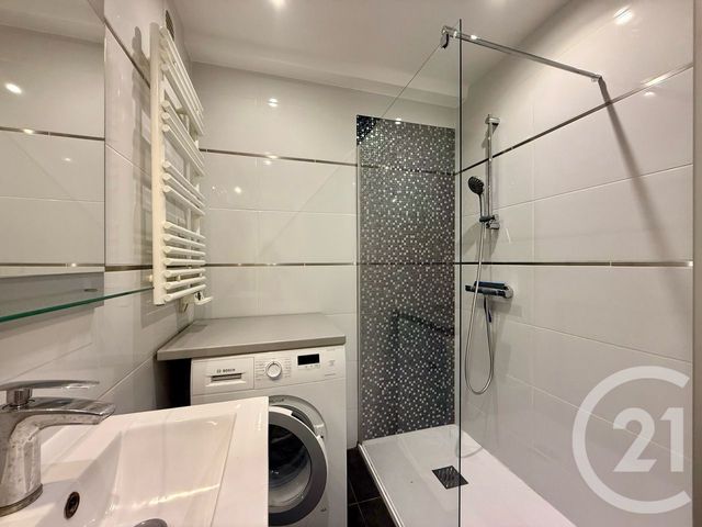 Appartement T3 à vendre - 3 pièces - 55.0 m2 - BANDOL - 83 - PROVENCE-ALPES-COTE-D-AZUR - Century 21 Immobilière Charlemagne