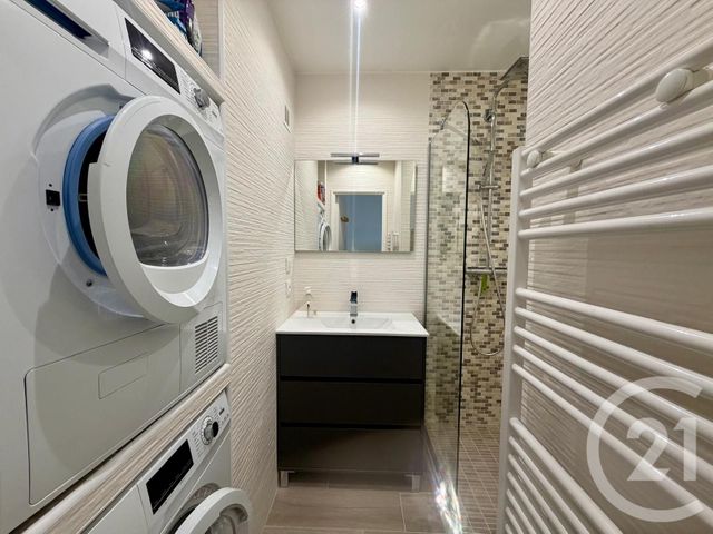Appartement T2 à louer - 2 pièces - 34.6 m2 - BANDOL - 83 - PROVENCE-ALPES-COTE-D-AZUR - Century 21 Immobilière Charlemagne