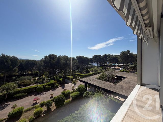 Appartement T2 à louer - 2 pièces - 34.6 m2 - BANDOL - 83 - PROVENCE-ALPES-COTE-D-AZUR - Century 21 Immobilière Charlemagne