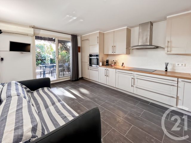 Appartement F1 à vendre - 1 pièce - 22.68 m2 - BANDOL - 83 - PROVENCE-ALPES-COTE-D-AZUR - Century 21 Immobilière Charlemagne