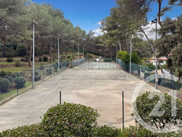 Appartement T2 à vendre - 2 pièces - 31.75 m2 - SANARY SUR MER - 83 - PROVENCE-ALPES-COTE-D-AZUR - Century 21 Immobilière Charlemagne