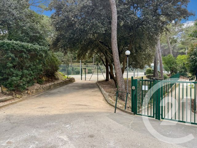 Appartement T2 à vendre - 2 pièces - 31.75 m2 - SANARY SUR MER - 83 - PROVENCE-ALPES-COTE-D-AZUR - Century 21 Immobilière Charlemagne