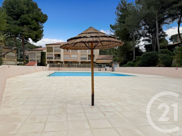 Appartement T2 à vendre - 2 pièces - 31.75 m2 - SANARY SUR MER - 83 - PROVENCE-ALPES-COTE-D-AZUR - Century 21 Immobilière Charlemagne
