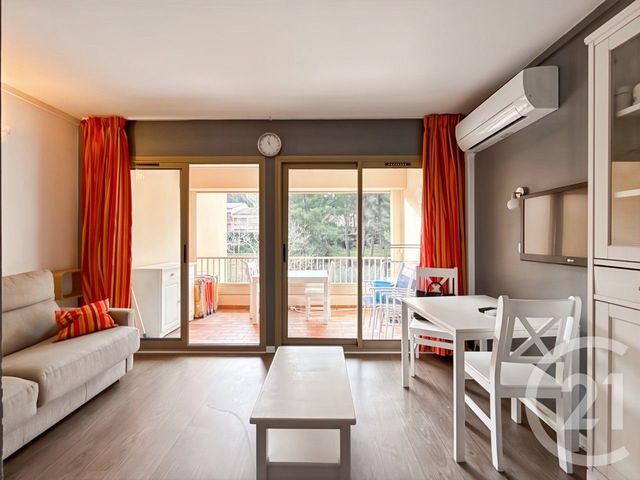 Appartement T2 à vendre - 2 pièces - 31.75 m2 - SANARY SUR MER - 83 - PROVENCE-ALPES-COTE-D-AZUR - Century 21 Immobilière Charlemagne
