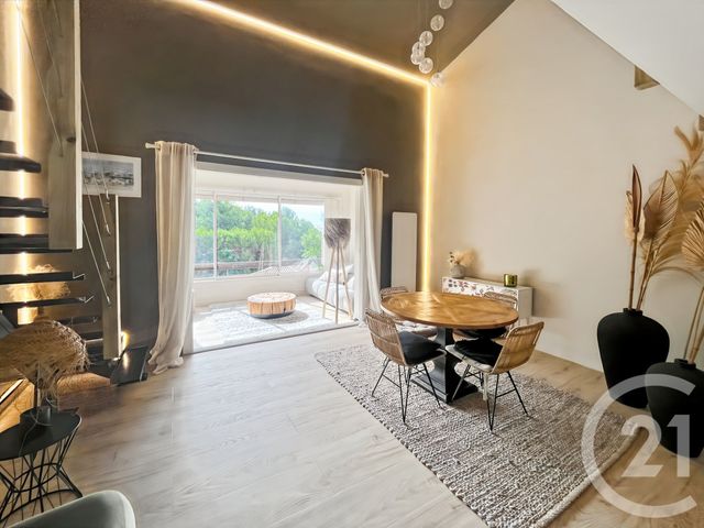 Appartement T3 à vendre - 3 pièces - 62.0 m2 - BANDOL - 83 - PROVENCE-ALPES-COTE-D-AZUR - Century 21 Immobilière Charlemagne