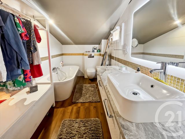 Appartement T3 à vendre - 3 pièces - 62.0 m2 - BANDOL - 83 - PROVENCE-ALPES-COTE-D-AZUR - Century 21 Immobilière Charlemagne