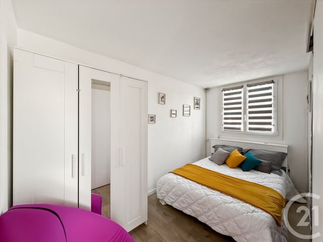 Appartement T2 à vendre - 2 pièces - 28.3 m2 - BANDOL - 83 - PROVENCE-ALPES-COTE-D-AZUR - Century 21 Immobilière Charlemagne