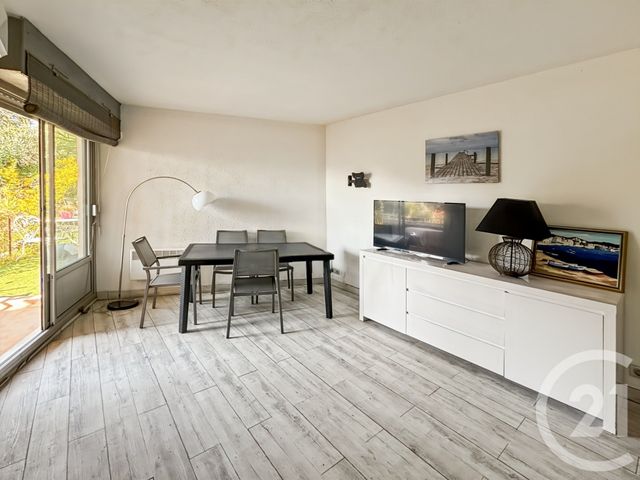 Appartement à vendre - 2 pièces - 28.76 m2 - BANDOL - 83 - PROVENCE-ALPES-COTE-D-AZUR - Century 21 Immobilière Charlemagne