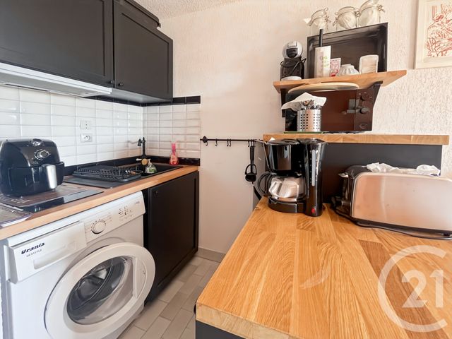 Appartement F1 à vendre - 1 pièce - 22.1 m2 - BANDOL - 83 - PROVENCE-ALPES-COTE-D-AZUR - Century 21 Immobilière Charlemagne