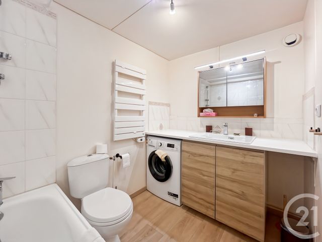 Appartement F2 à vendre - 3 pièces - 47.0 m2 - BANDOL - 83 - PROVENCE-ALPES-COTE-D-AZUR - Century 21 Immobilière Charlemagne