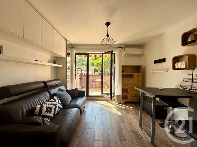 Appartement Studio Cabine à vendre - 1 pièce - 19.67 m2 - BANDOL - 83 - PROVENCE-ALPES-COTE-D-AZUR - Century 21 Immobilière Charlemagne