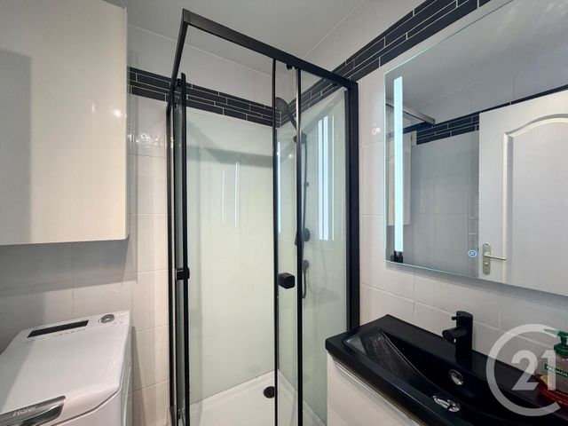 Appartement Studio Cabine à vendre - 1 pièce - 19.67 m2 - BANDOL - 83 - PROVENCE-ALPES-COTE-D-AZUR - Century 21 Immobilière Charlemagne