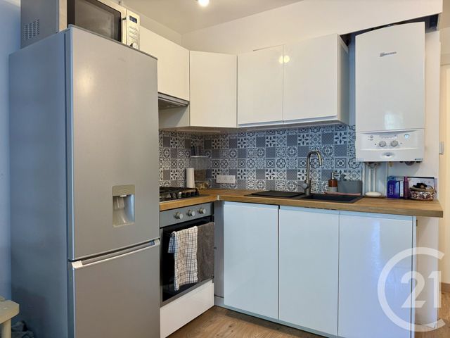 Appartement Duplex à vendre - 2 pièces - 31.0 m2 - BANDOL - 83 - PROVENCE-ALPES-COTE-D-AZUR - Century 21 Immobilière Charlemagne