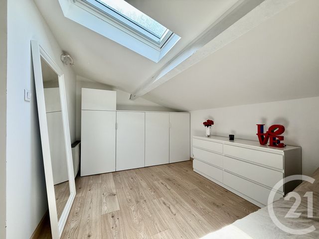 Appartement Duplex à vendre - 2 pièces - 31.0 m2 - BANDOL - 83 - PROVENCE-ALPES-COTE-D-AZUR - Century 21 Immobilière Charlemagne