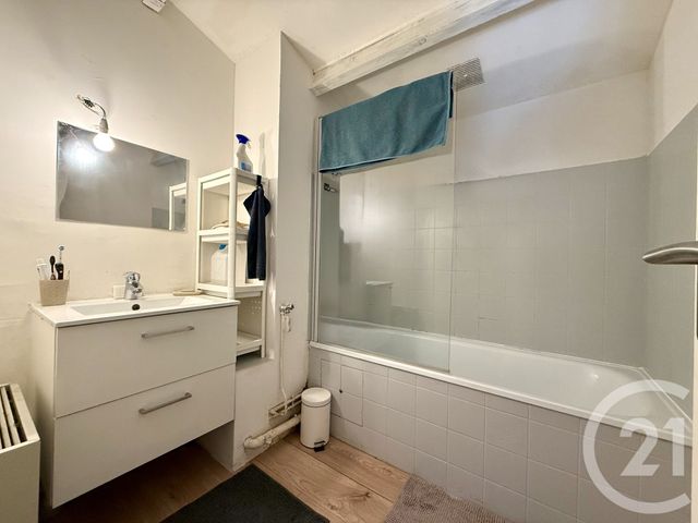 Appartement Duplex à vendre - 2 pièces - 31.0 m2 - BANDOL - 83 - PROVENCE-ALPES-COTE-D-AZUR - Century 21 Immobilière Charlemagne