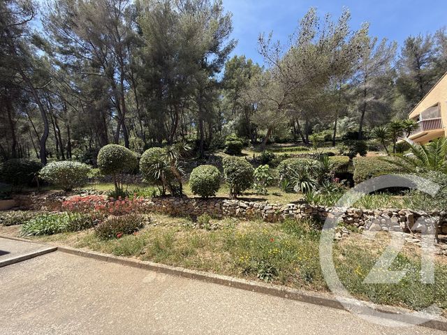 Appartement Duplex à vendre - 2 pièces - 31.0 m2 - BANDOL - 83 - PROVENCE-ALPES-COTE-D-AZUR - Century 21 Immobilière Charlemagne