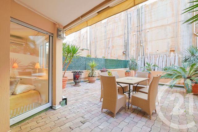 Appartement T3 à vendre - 3 pièces - 64.2 m2 - BANDOL - 83 - PROVENCE-ALPES-COTE-D-AZUR - Century 21 Immobilière Charlemagne