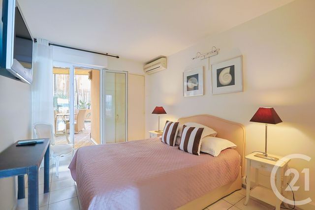 Appartement T3 à vendre - 3 pièces - 64.2 m2 - BANDOL - 83 - PROVENCE-ALPES-COTE-D-AZUR - Century 21 Immobilière Charlemagne