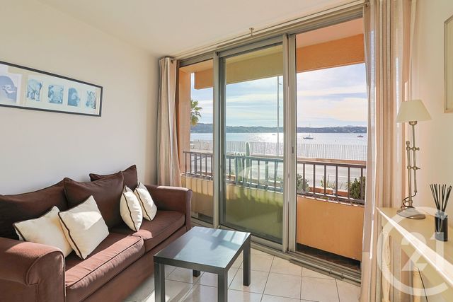 Appartement T3 à vendre - 3 pièces - 64.2 m2 - BANDOL - 83 - PROVENCE-ALPES-COTE-D-AZUR - Century 21 Immobilière Charlemagne