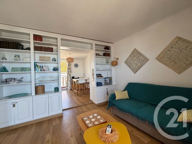 Appartement T2 à vendre - 2 pièces - 38.68 m2 - BANDOL - 83 - PROVENCE-ALPES-COTE-D-AZUR - Century 21 Immobilière Charlemagne