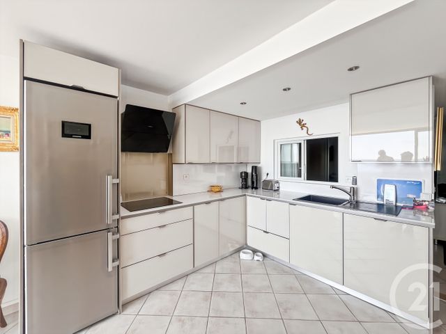 Appartement F1 à vendre - 1 pièce - 42.0 m2 - BANDOL - 83 - PROVENCE-ALPES-COTE-D-AZUR - Century 21 Immobilière Charlemagne