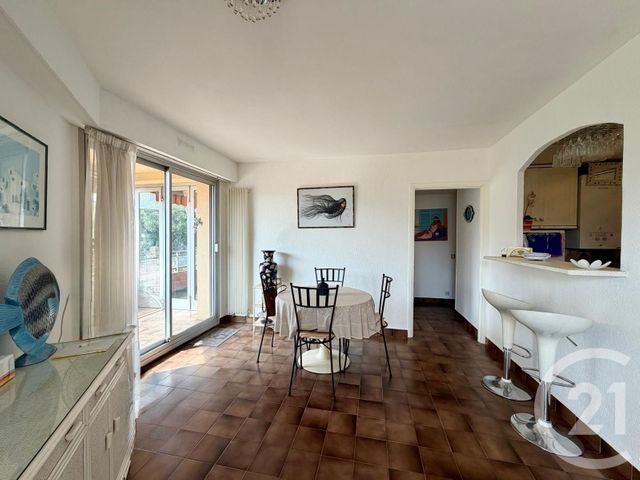 Appartement T2 à vendre - 2 pièces - 46.91 m2 - BANDOL - 83 - PROVENCE-ALPES-COTE-D-AZUR - Century 21 Immobilière Charlemagne
