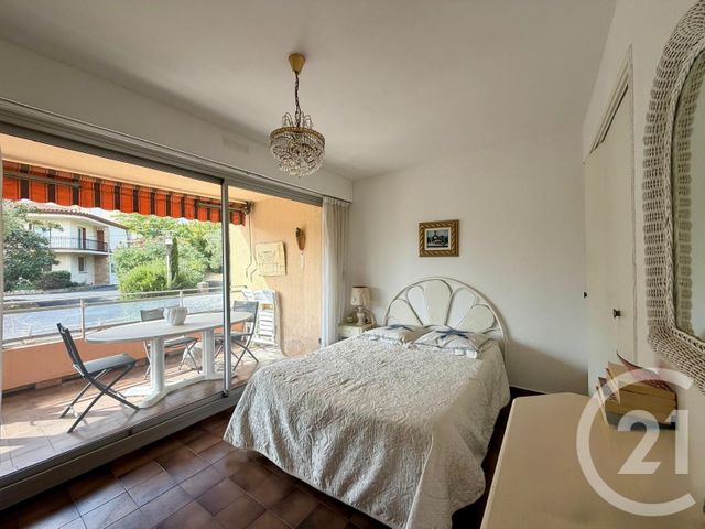 Appartement T2 à vendre - 2 pièces - 46.91 m2 - BANDOL - 83 - PROVENCE-ALPES-COTE-D-AZUR - Century 21 Immobilière Charlemagne