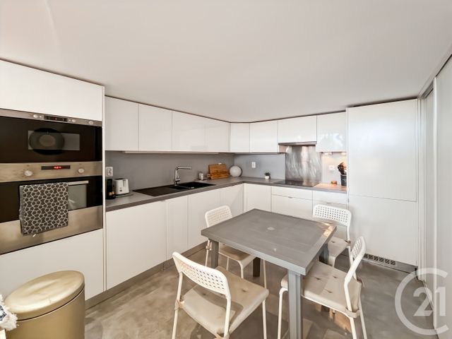 Appartement F2 à vendre - 2 pièces - 65.0 m2 - BANDOL - 83 - PROVENCE-ALPES-COTE-D-AZUR - Century 21 Immobilière Charlemagne