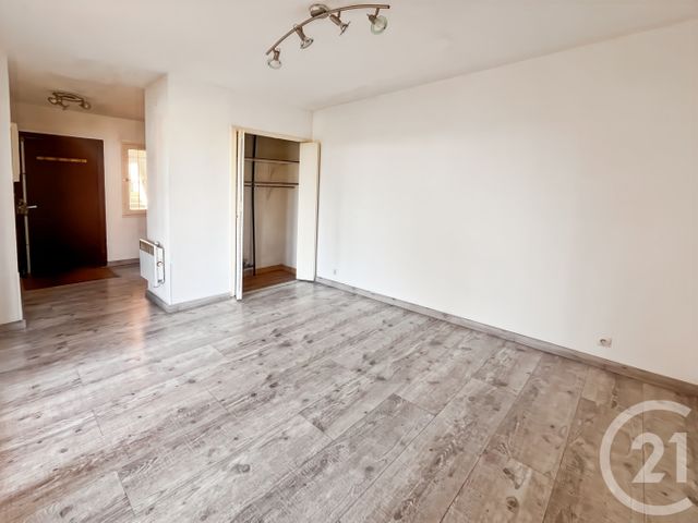 Appartement F1 à vendre - 1 pièce - 31.0 m2 - BANDOL - 83 - PROVENCE-ALPES-COTE-D-AZUR - Century 21 Immobilière Charlemagne