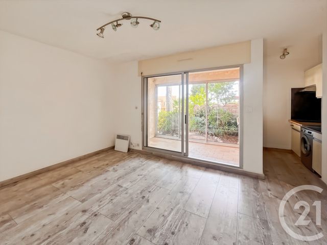 Appartement F1 à vendre - 1 pièce - 31.0 m2 - BANDOL - 83 - PROVENCE-ALPES-COTE-D-AZUR - Century 21 Immobilière Charlemagne