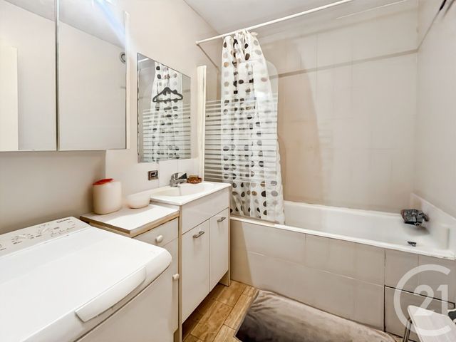 Appartement F1 à vendre - 2 pièces - 29.59 m2 - BANDOL - 83 - PROVENCE-ALPES-COTE-D-AZUR - Century 21 Immobilière Charlemagne