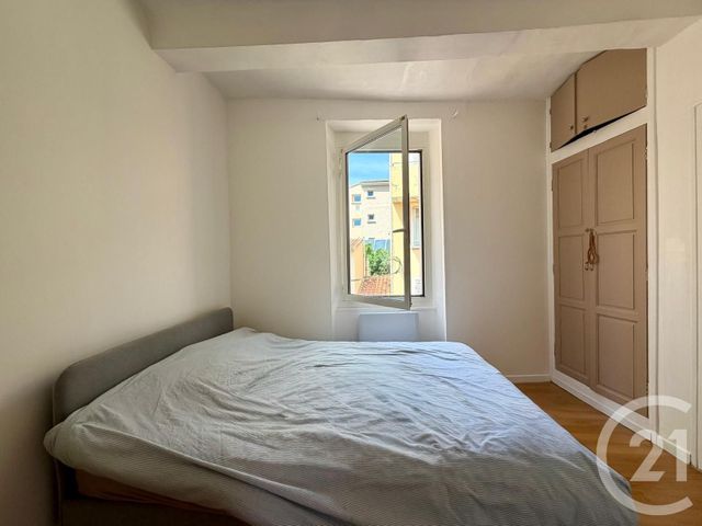 Appartement T2 à louer - 2 pièces - 39.0 m2 - BANDOL - 83 - PROVENCE-ALPES-COTE-D-AZUR - Century 21 Immobilière Charlemagne