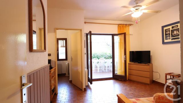 Appartement F2 à vendre - 2 pièces - 24.72 m2 - BANDOL - 83 - PROVENCE-ALPES-COTE-D-AZUR - Century 21 Immobilière Charlemagne Appartement F2 à vendre - 2 pièces - 24.72 m2 - BANDOL - 83 - PROVENCE-ALPES-COTE-D-AZUR - Century 21 Immobilière Charlemagne