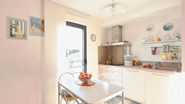 Afficher la photo en grand Appartement F4 à vendre - 4 pièces - 93.64 m2 - BANDOL - 83 - PROVENCE-ALPES-COTE-D-AZUR - Century 21 Immobilière Charlemagne