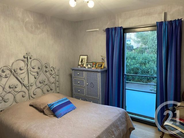 Afficher la photo en grand Appartement F4 à vendre - 4 pièces - 93.64 m2 - BANDOL - 83 - PROVENCE-ALPES-COTE-D-AZUR - Century 21 Immobilière Charlemagne