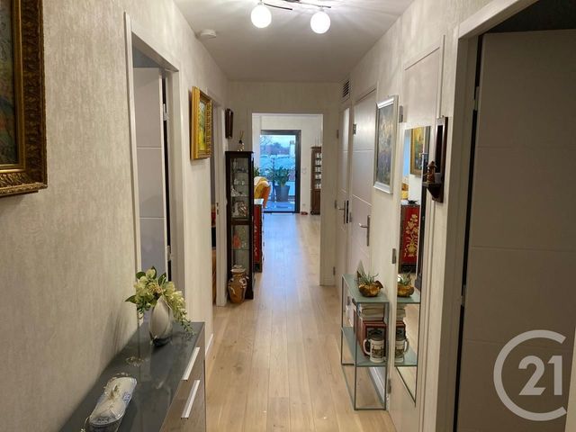 Afficher la photo en grand Appartement F4 à vendre - 4 pièces - 93.64 m2 - BANDOL - 83 - PROVENCE-ALPES-COTE-D-AZUR - Century 21 Immobilière Charlemagne