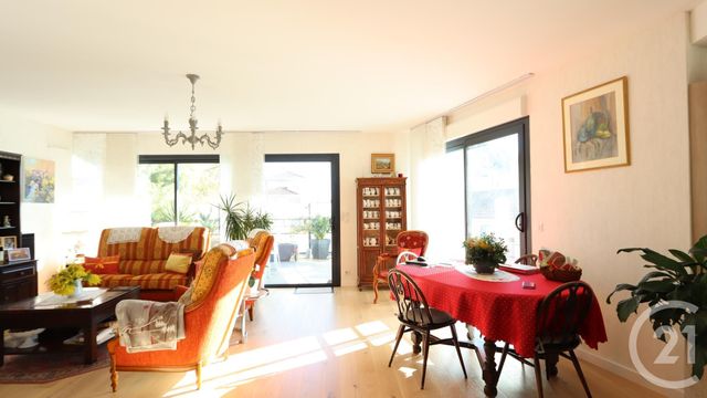 Afficher la photo en grand Appartement F4 à vendre - 4 pièces - 93.64 m2 - BANDOL - 83 - PROVENCE-ALPES-COTE-D-AZUR - Century 21 Immobilière Charlemagne