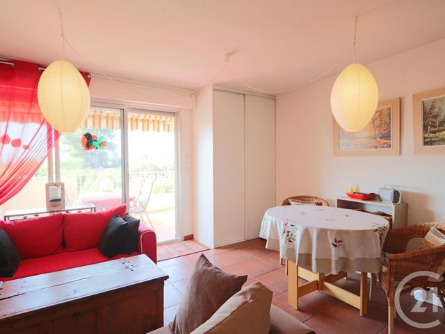 Afficher la photo en grand Appartement F4 à vendre - 4 pièces - 75.0 m2 - BANDOL - 83 - PROVENCE-ALPES-COTE-D-AZUR - Century 21 Immobilière Charlemagne