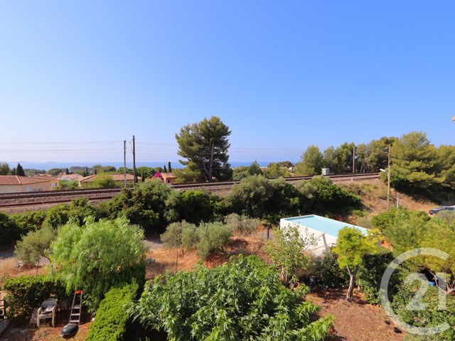 Afficher la photo en grand Appartement F4 à vendre - 4 pièces - 75.0 m2 - BANDOL - 83 - PROVENCE-ALPES-COTE-D-AZUR - Century 21 Immobilière Charlemagne