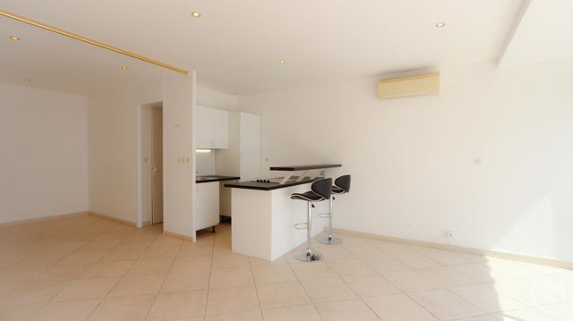 Appartement T2 à vendre - 2 pièces - 36.87 m2 - BANDOL - 83 - PROVENCE-ALPES-COTE-D-AZUR - Century 21 Immobilière Charlemagne Appartement T2 à vendre - 2 pièces - 36.87 m2 - BANDOL - 83 - PROVENCE-ALPES-COTE-D-AZUR - Century 21 Immobilière Charlemagne