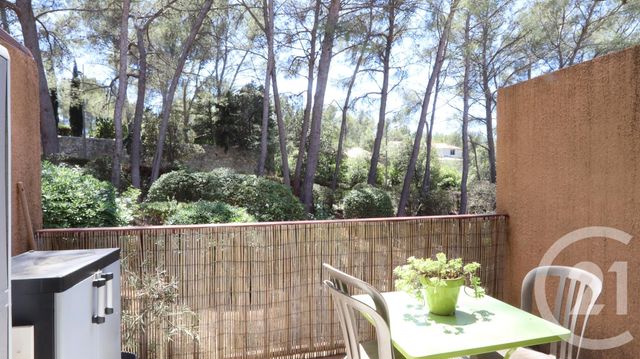 Afficher la photo en grand Appartement F1 à vendre - 1 pièce - 23.1 m2 - SANARY SUR MER - 83 - PROVENCE-ALPES-COTE-D-AZUR - Century 21 Immobilière Charlemagne