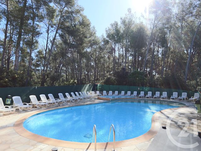 Afficher la photo en grand Appartement F1 à vendre - 1 pièce - 23.1 m2 - SANARY SUR MER - 83 - PROVENCE-ALPES-COTE-D-AZUR - Century 21 Immobilière Charlemagne