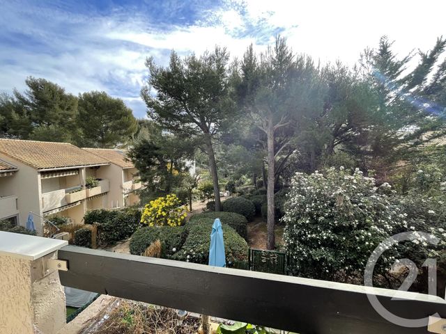 Appartement Duplex à louer - 2 pièces - 24.88 m2 - BANDOL - 83 - PROVENCE-ALPES-COTE-D-AZUR - Century 21 Immobilière Charlemagne