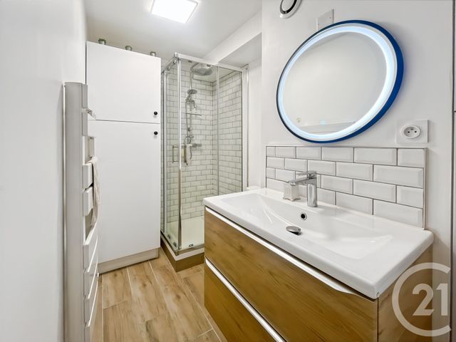 Appartement T2 à vendre - 2 pièces - 33.29 m2 - BANDOL - 83 - PROVENCE-ALPES-COTE-D-AZUR - Century 21 Immobilière Charlemagne