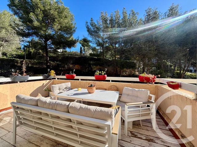 Appartement T3 à vendre - 3 pièces - 64.58 m2 - BANDOL - 83 - PROVENCE-ALPES-COTE-D-AZUR - Century 21 Immobilière Charlemagne