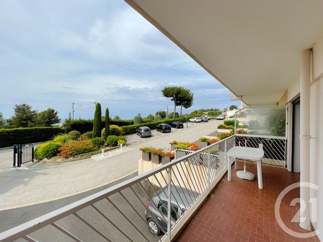 Afficher la photo en grand Appartement T3 à vendre - 3 pièces - 63.0 m2 - BANDOL - 83 - PROVENCE-ALPES-COTE-D-AZUR - Century 21 Immobilière Charlemagne
