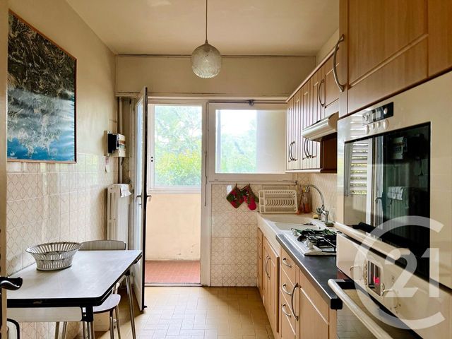 Afficher la photo en grand Appartement T3 à vendre - 3 pièces - 63.0 m2 - BANDOL - 83 - PROVENCE-ALPES-COTE-D-AZUR - Century 21 Immobilière Charlemagne