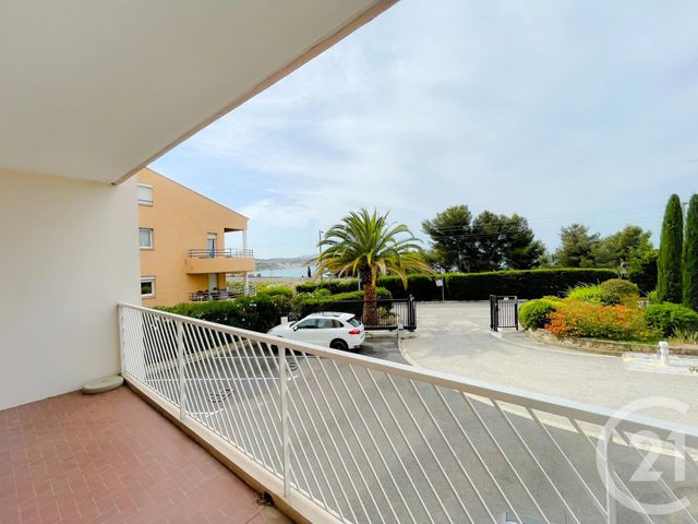 Afficher la photo en grand Appartement T3 à vendre - 3 pièces - 63.0 m2 - BANDOL - 83 - PROVENCE-ALPES-COTE-D-AZUR - Century 21 Immobilière Charlemagne